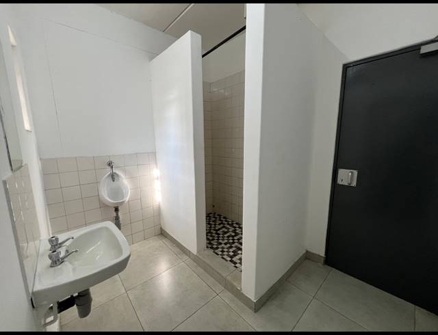 301M² WAREHOUSE TO LET IN STRIJDOMPARK